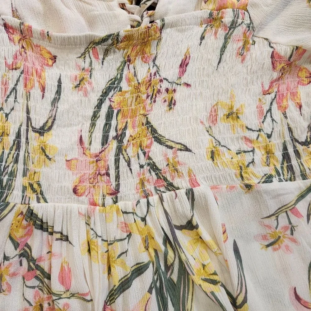 torrid White Floral Tie-Front Peasant Blouse - Picture 6 of 10